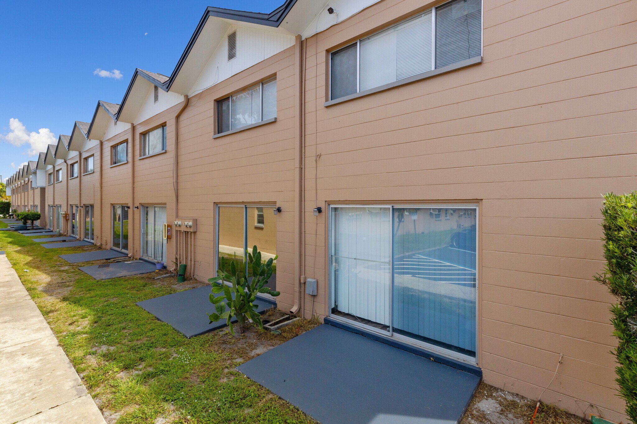 17111723 Dixon Blvd, Cocoa, FL 32922 Allen Condo Apartments (61