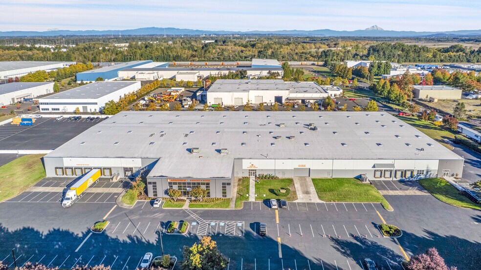 13636 N Columbia Blvd, Portland, OR for lease - Building Photo - Image 1 of 30