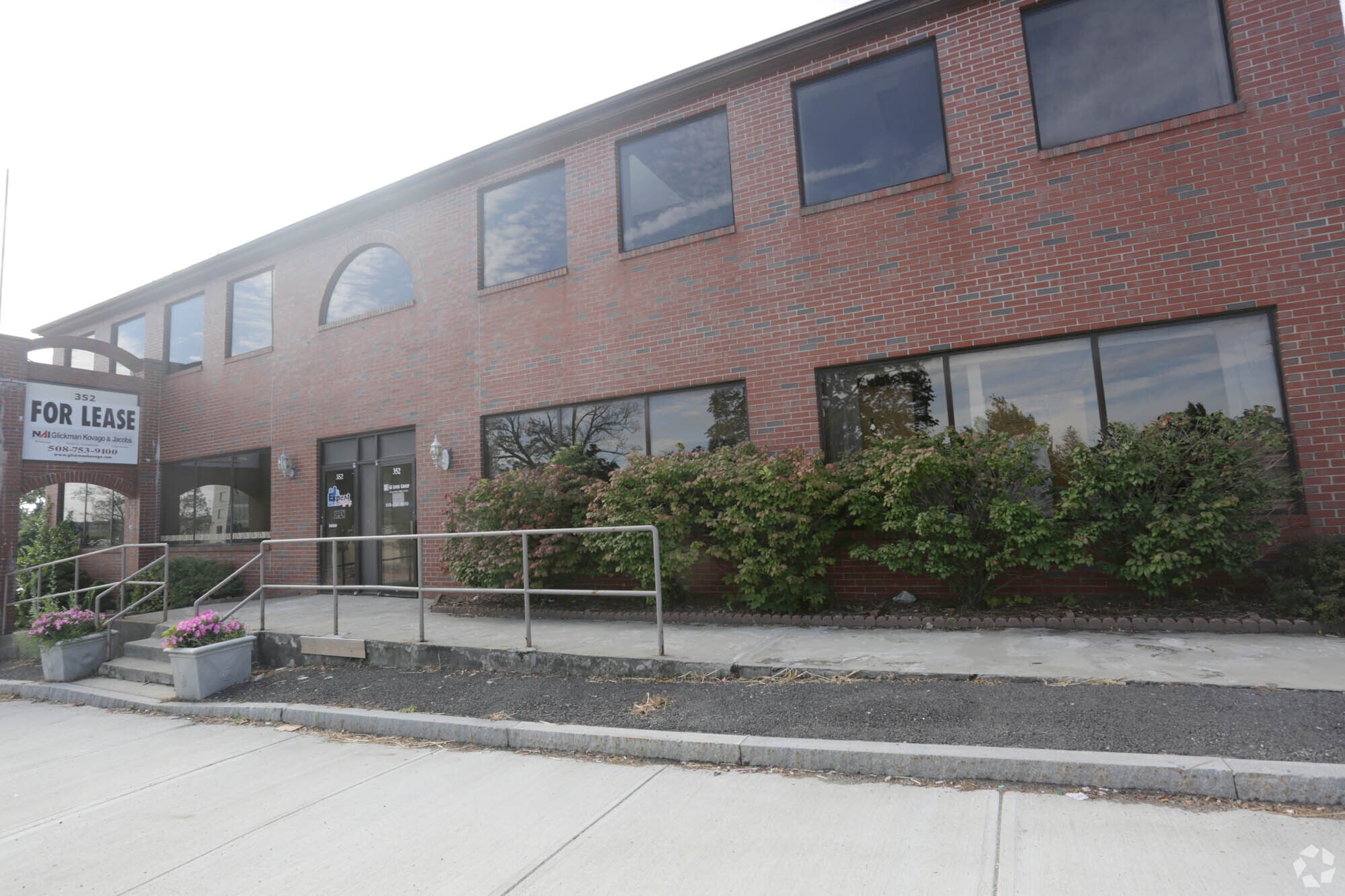 352 Belmont St, Worcester, MA 01604 352 Belmont St