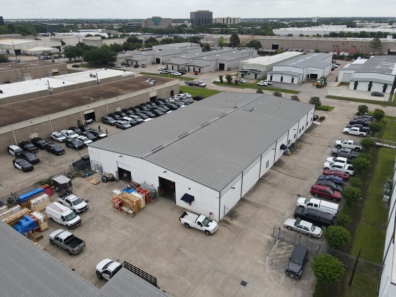 5115 Steadmont Dr, Houston, TX for sale - Building Photo - Image 2 of 3