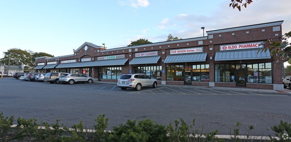 604-626 Union Blvd, West Islip, NY for lease - Building Photo - Image 1 of 2