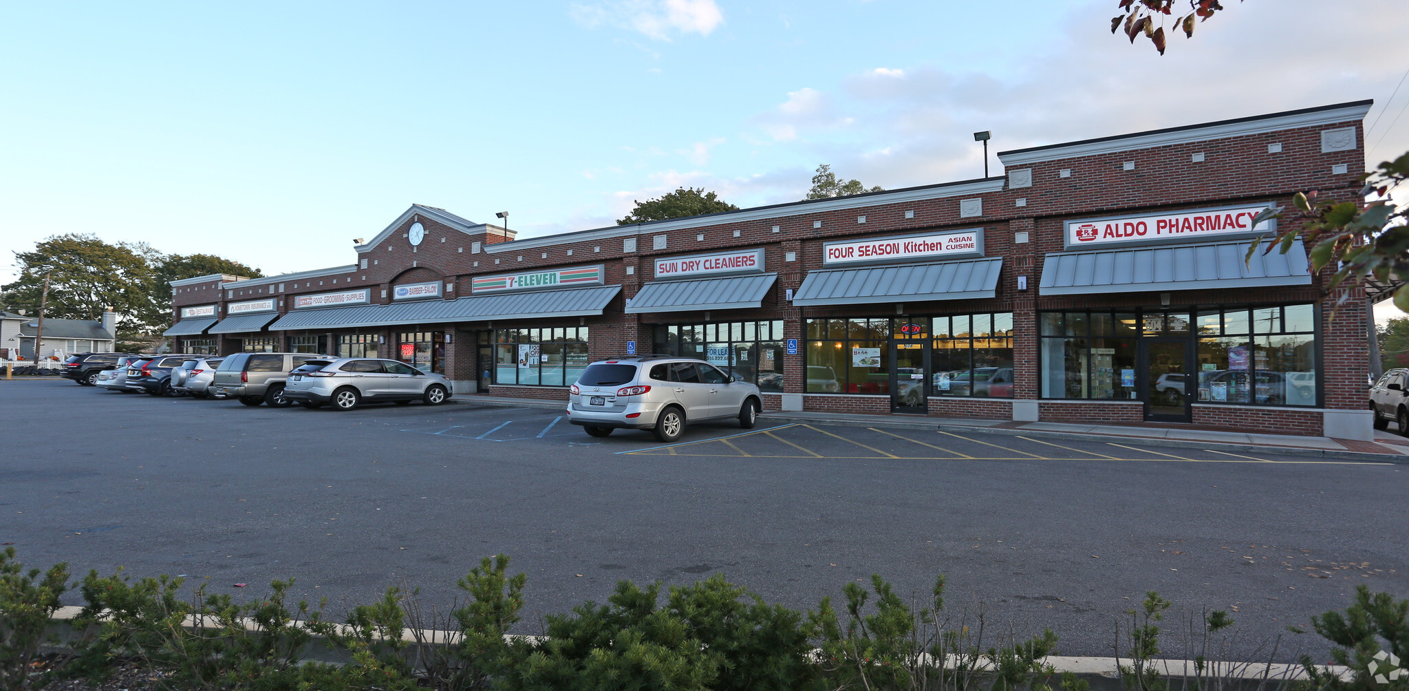 604-626 Union Blvd, West Islip, NY for lease Building Photo- Image 1 of 3