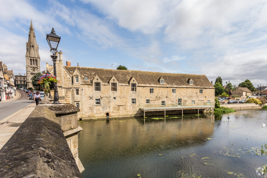 Wharf Rd, Stamford for lease - Primary Photo - Image 1 of 11