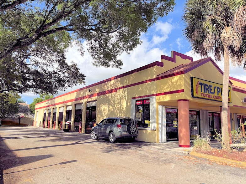 6480-6520 W Commercial Blvd, Lauderhill, FL for lease - Building Photo - Image 1 of 10