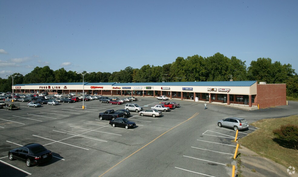 394-428 N Main St, Kilmarnock, VA for sale - Primary Photo - Image 1 of 1