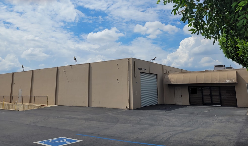 1009-1033 Brooks St, Ontario, CA for lease - Building Photo - Image 3 of 16