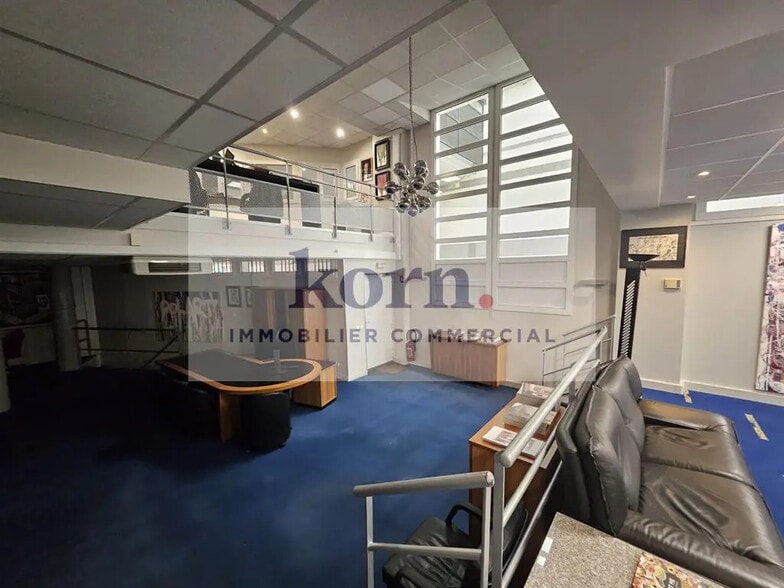 Office in Suresnes for lease - Interior Photo - Image 2 of 9