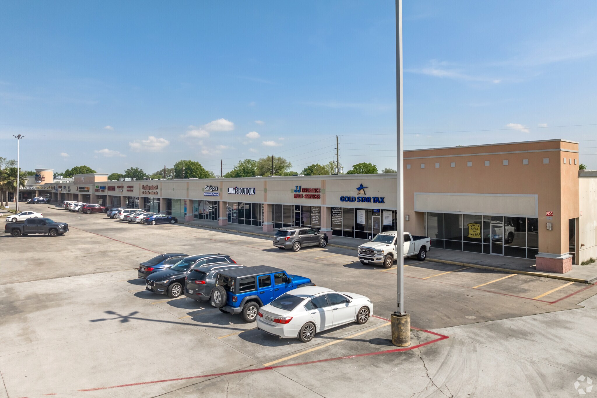 11078 Veterans Memorial Dr, Houston, TX for lease Building Photo- Image 1 of 5