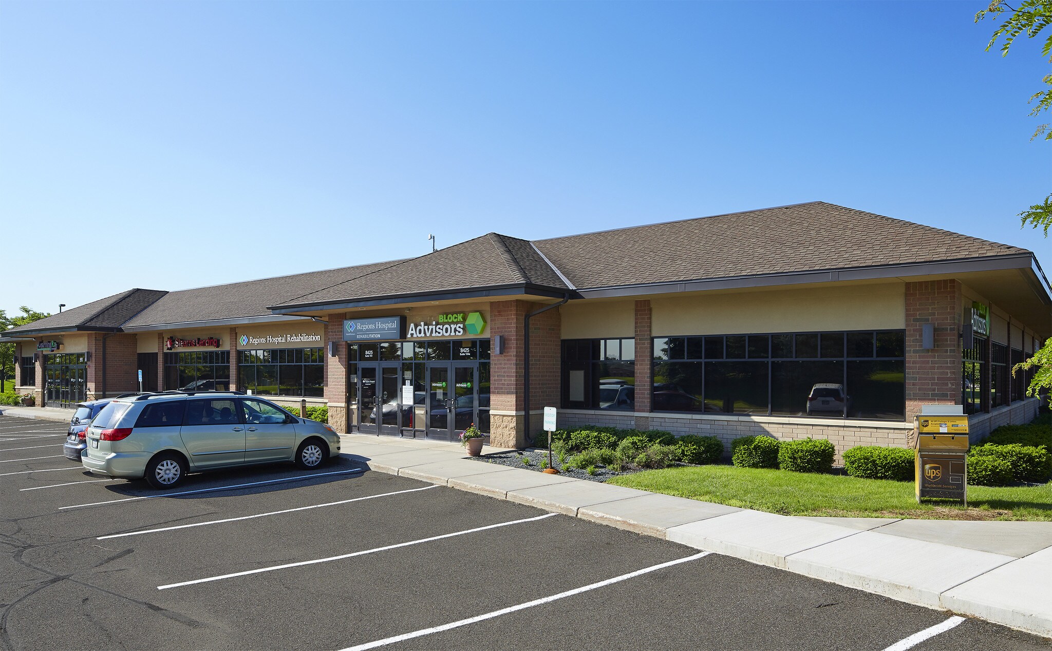 8425 Seasons Pky, Woodbury, MN for lease Primary Photo- Image 1 of 6