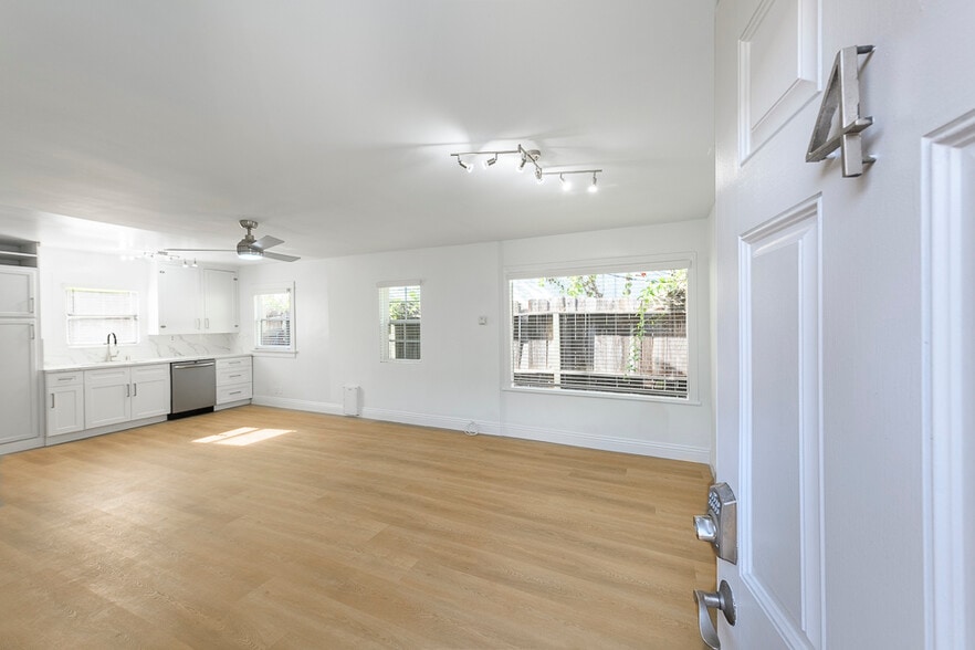 1824 10th St, Santa Monica, CA for sale - Building Photo - Image 3 of 13