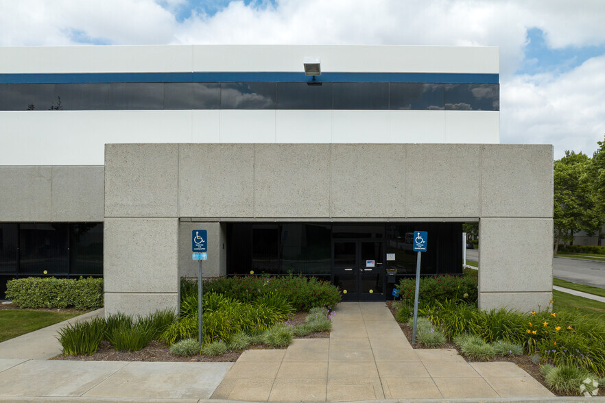 11778 San Marino St, Rancho Cucamonga, CA for lease - Building Photo - Image 3 of 5