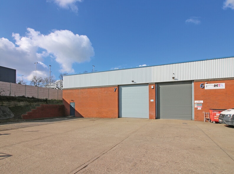 Little Mundells, Welwyn Garden City for lease - Building Photo - Image 3 of 4