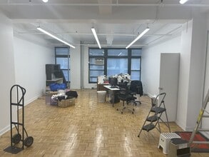 262 W 38th St, New York, NY for lease Interior Photo- Image 2 of 2