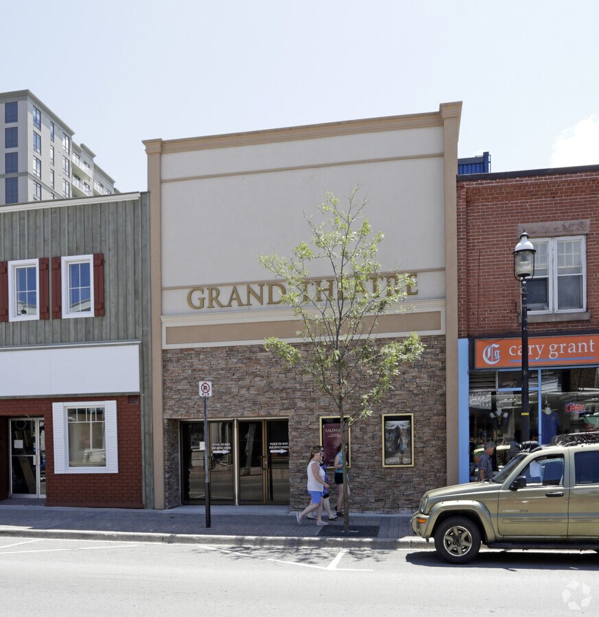 55 Dunlop St W, Barrie, ON L4N 1A3