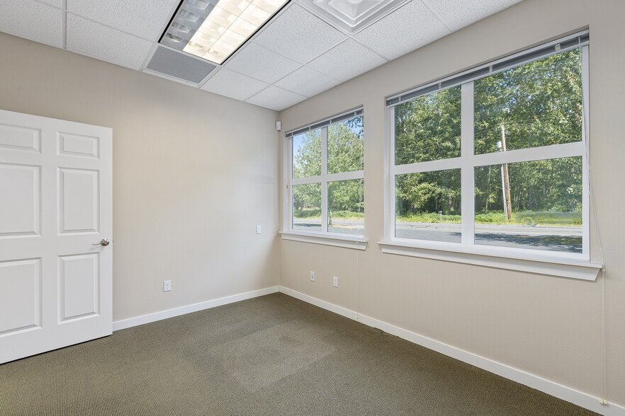 4061 Eliza Ave, Bellingham, WA for lease - Interior Photo - Image 3 of 16