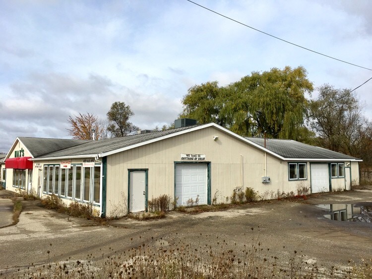70 W Howard City Edmore Rd, Edmore, MI 48829