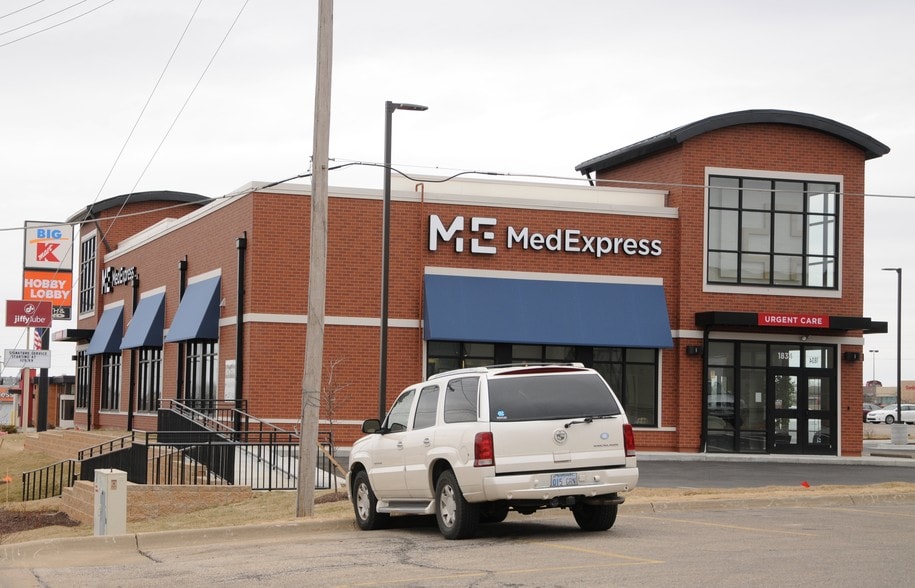 1834 SW Wanamaker Rd, Topeka, KS for sale - Building Photo - Image 3 of 5