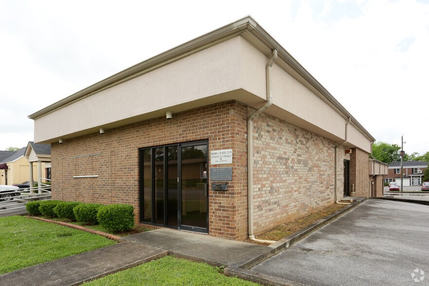 1320 Leighton Ave, Anniston, AL 36207