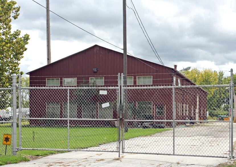 302 Dura Ave, Toledo, OH for sale - Primary Photo - Image 1 of 1