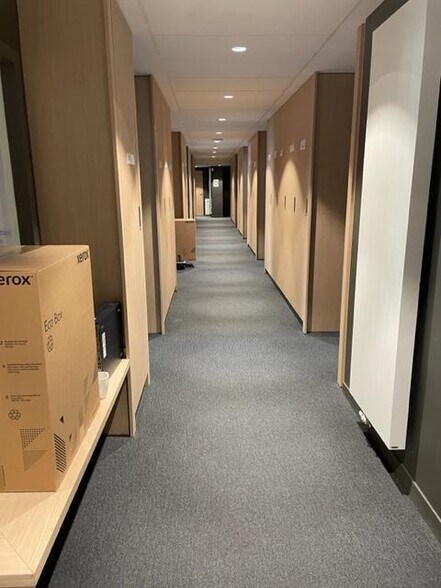 Office in Brest for lease - Building Photo - Image 3 of 4