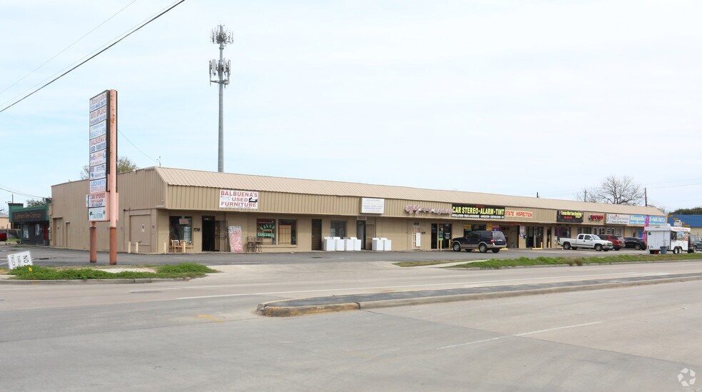 8612-8632 Long Point Rd, Houston, TX for sale - Building Photo - Image 1 of 4