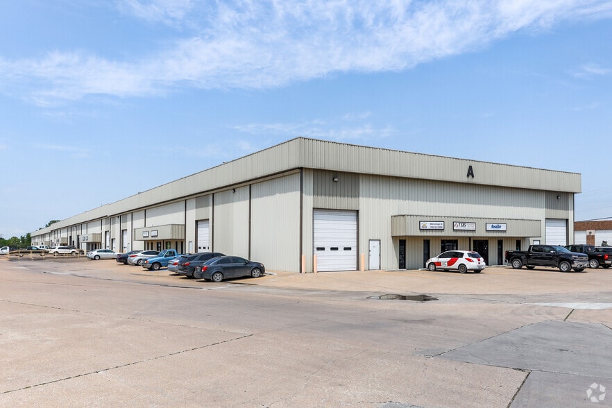 5666 S 122nd East Ave, Tulsa, OK for lease - Building Photo - Image 1 of 17