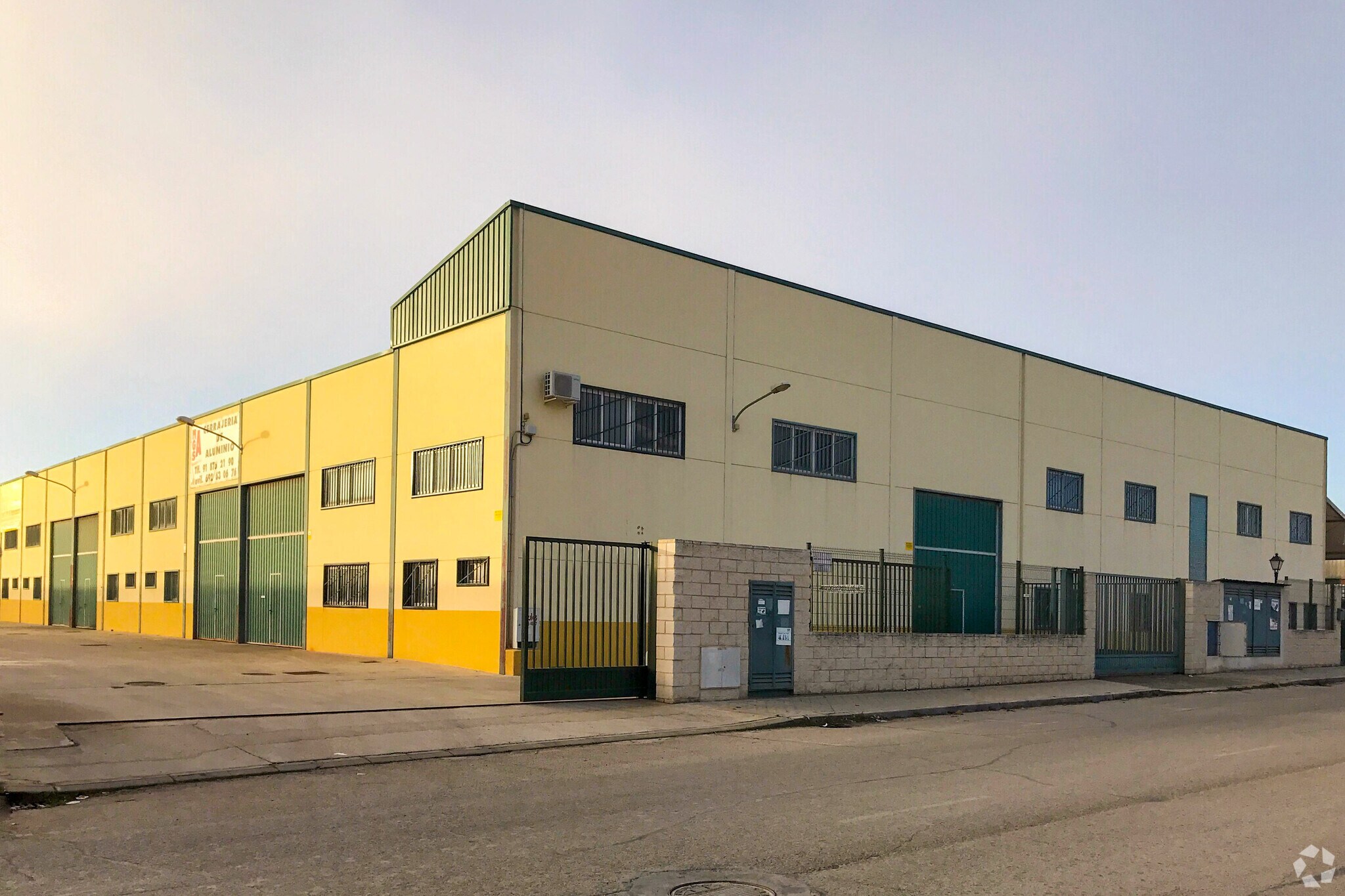 Industrial in Valdemoro, Madrid for sale Primary Photo- Image 1 of 1