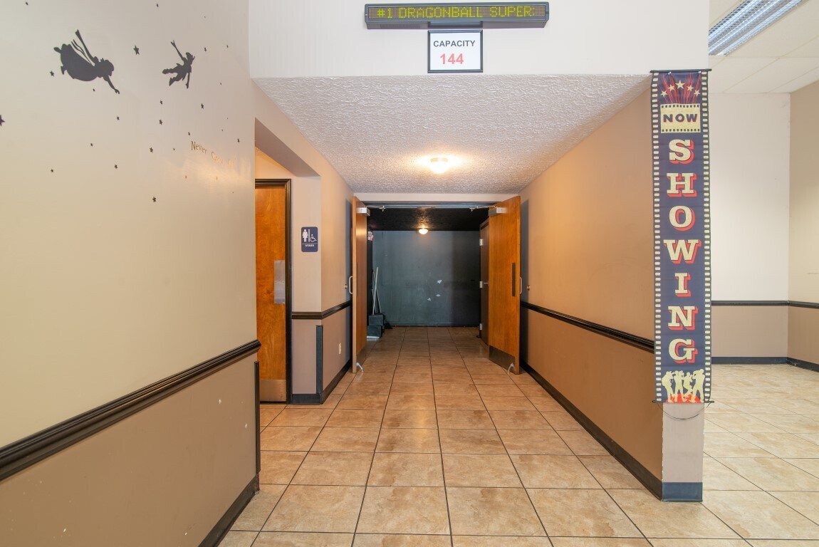 895 N Dixie Blvd, Radcliff, KY 40160 Showtime Cinema