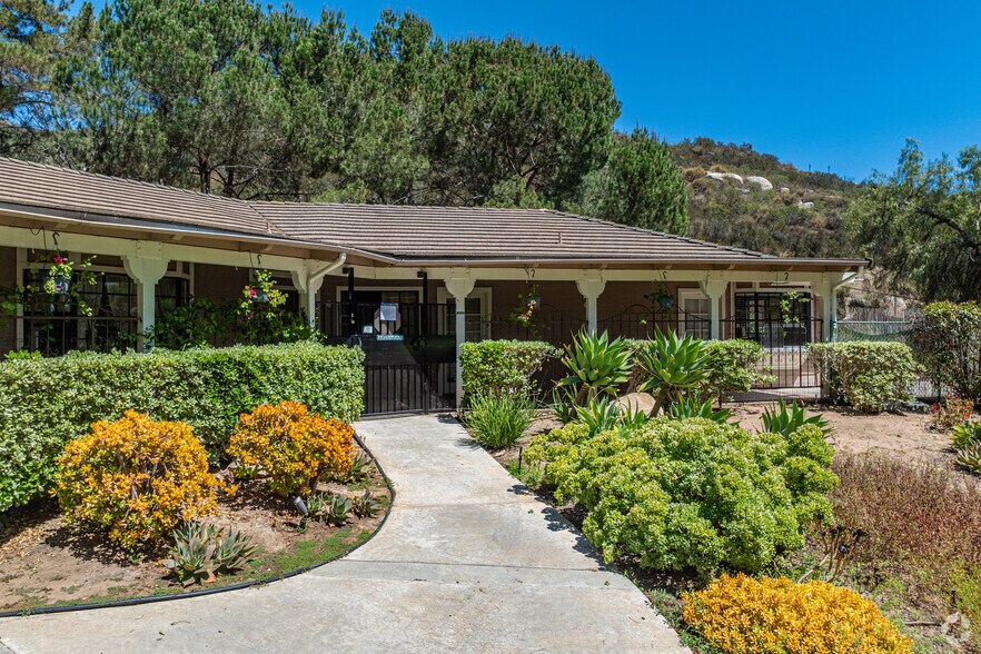 12750 Monte Vista Rd, Poway, CA for sale - Primary Photo - Image 2 of 7