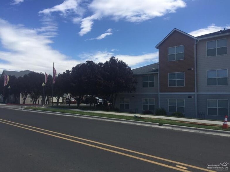 1305 NW 11th Street Lots, Hermiston, OR 97838