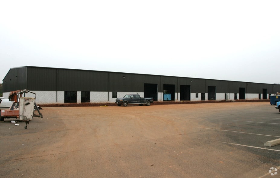 6946-6962 Wellington Rd, Manassas, VA for lease - Building Photo - Image 2 of 7