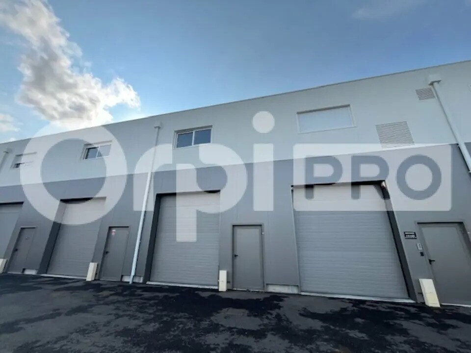 Flex in Brie-Comte-Robert for lease Building Photo- Image 1 of 5