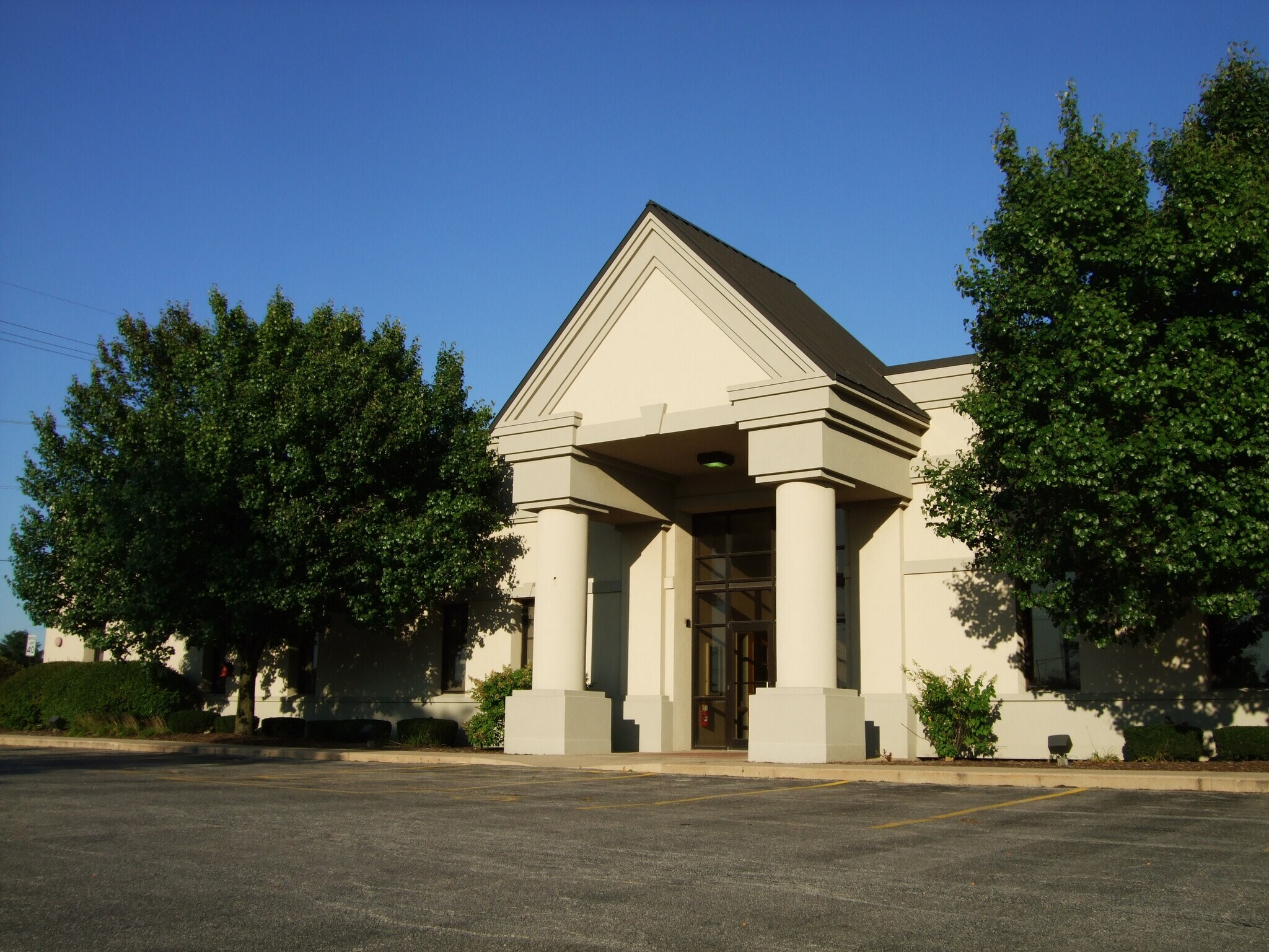 2800 Keslinger Rd, Geneva, IL 60134 Keslinger Medical Campus