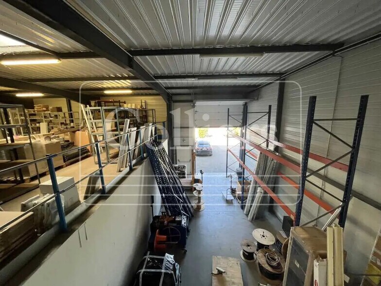 Office in Éguilles for lease - Interior Photo - Image 2 of 17