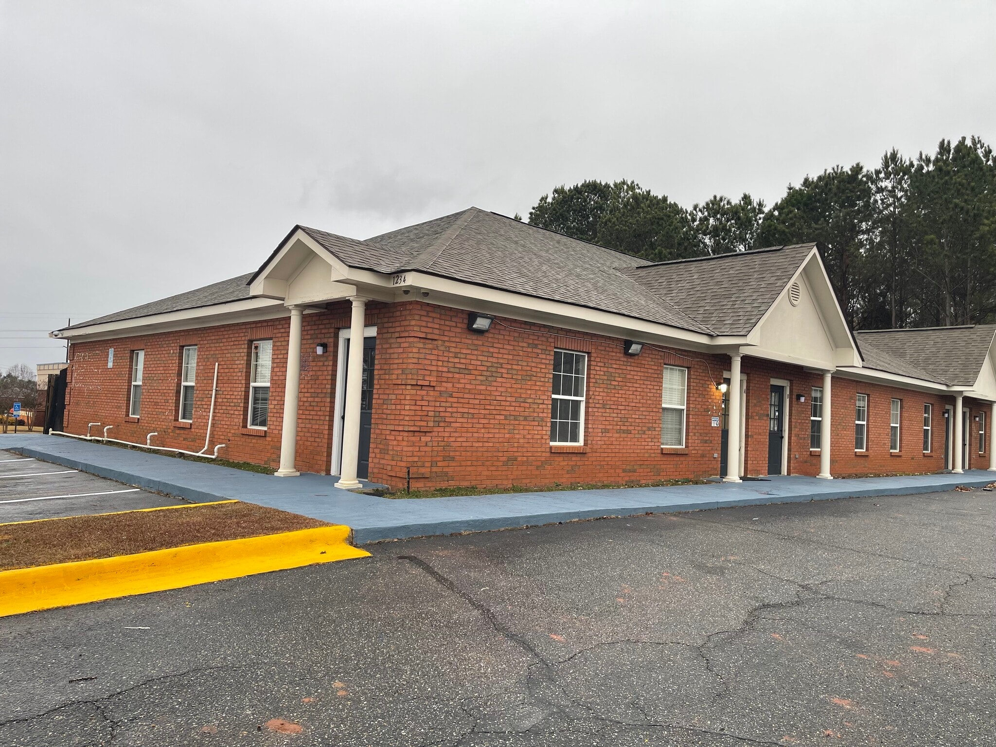 1234 Commerce Dr, Auburn, AL for lease Interior Photo- Image 1 of 2