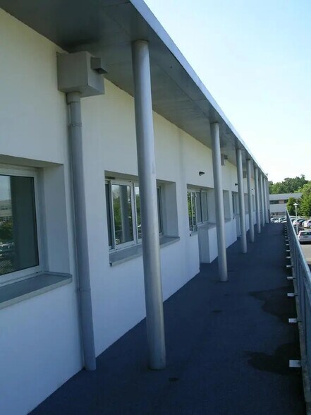 Office in Tours for lease - Building Photo - Image 2 of 15