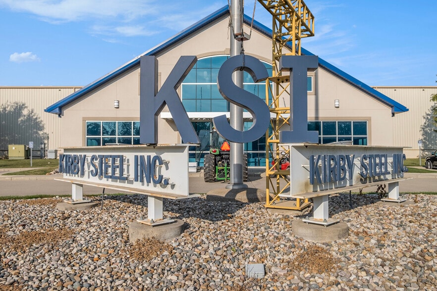 4072 Flint Asphalt Dr, Burton, MI for sale - Building Photo - Image 1 of 54