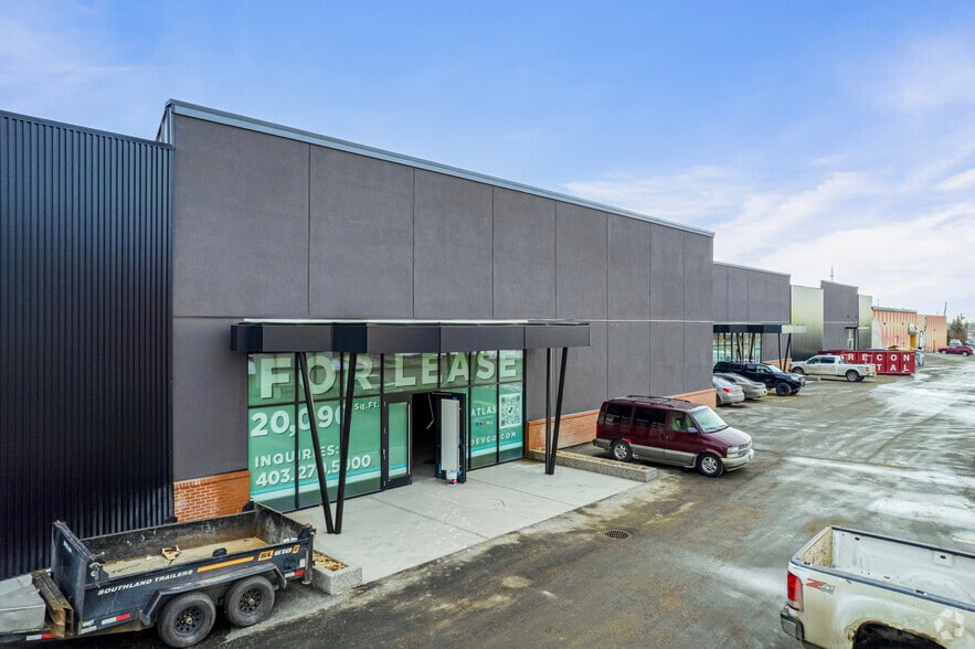 1010 42nd Ave SE, Calgary, AB for sale - Primary Photo - Image 1 of 1