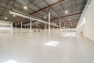 5655 Rue de Marseille, Montréal QC - Warehouse
