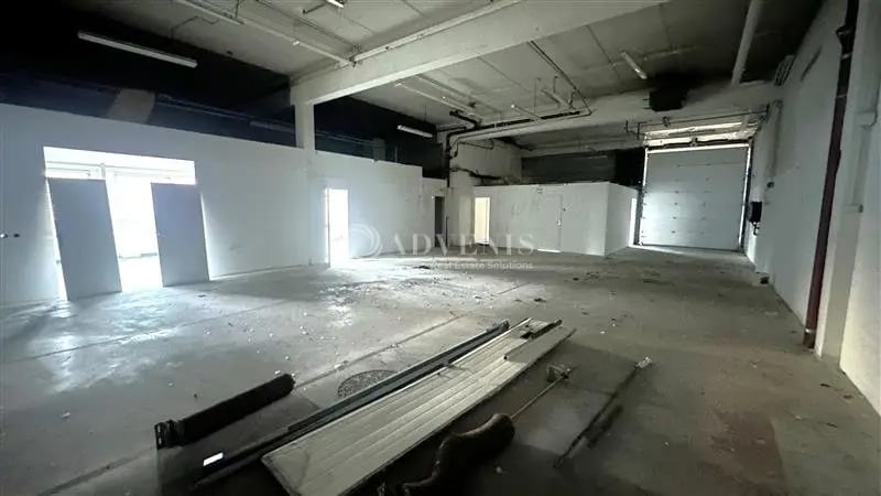 Flex in Fontenay-sous-Bois for lease - Interior Photo - Image 2 of 11