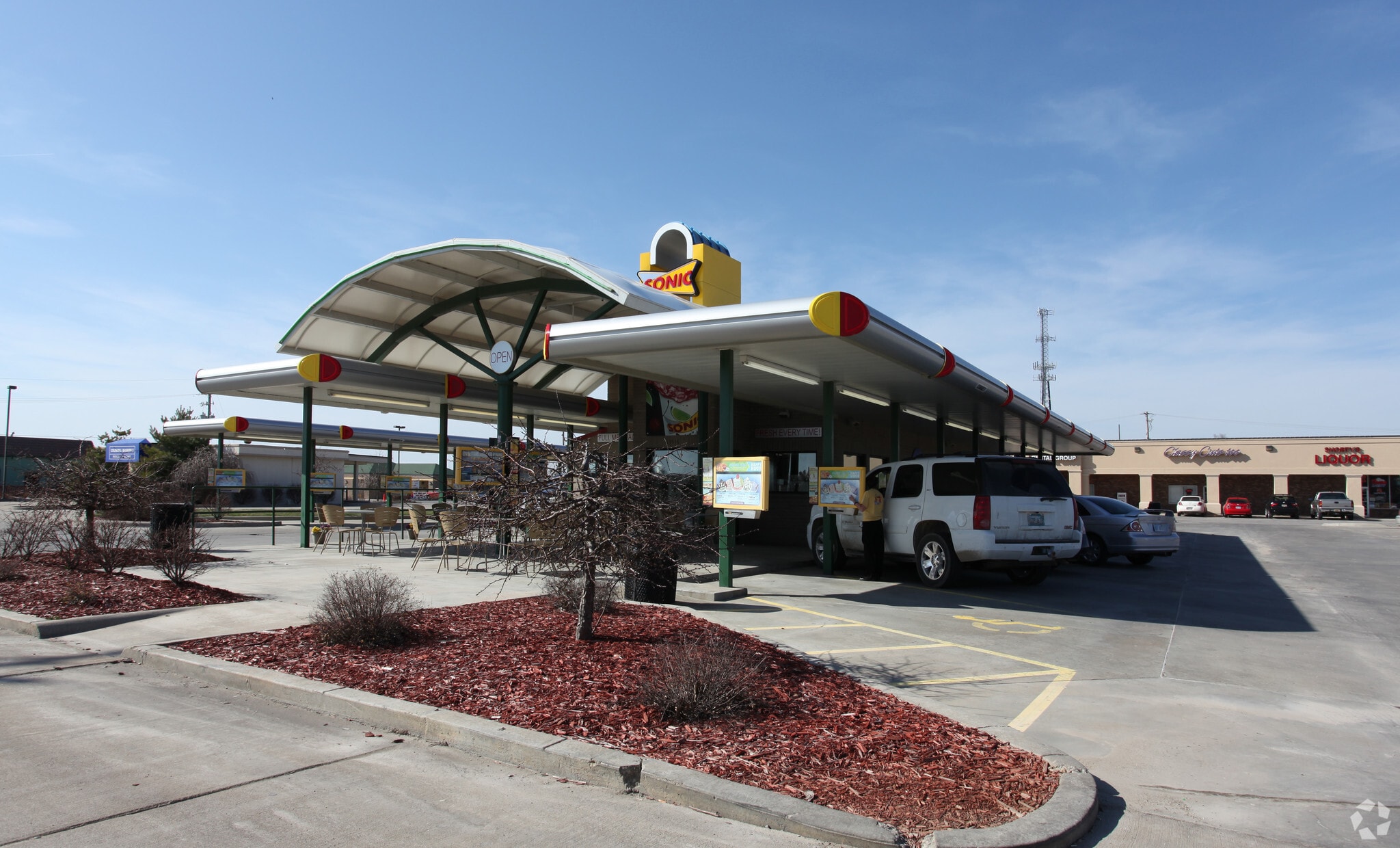 15516 State Ave, Basehor, KS 66007