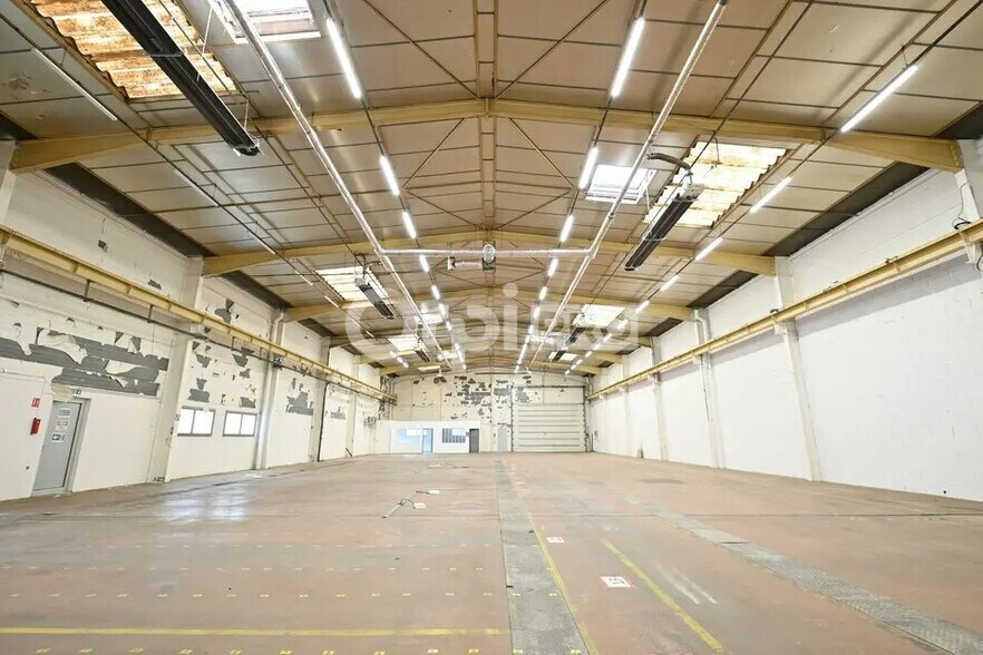 Office in Miribel for lease - Interior Photo - Image 3 of 10