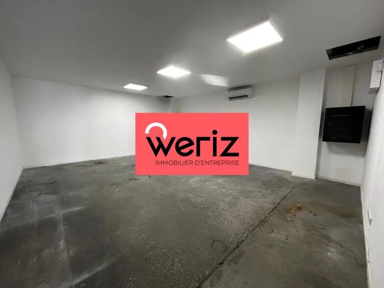 Flex in Marseille for lease - Interior Photo - Image 2 of 3