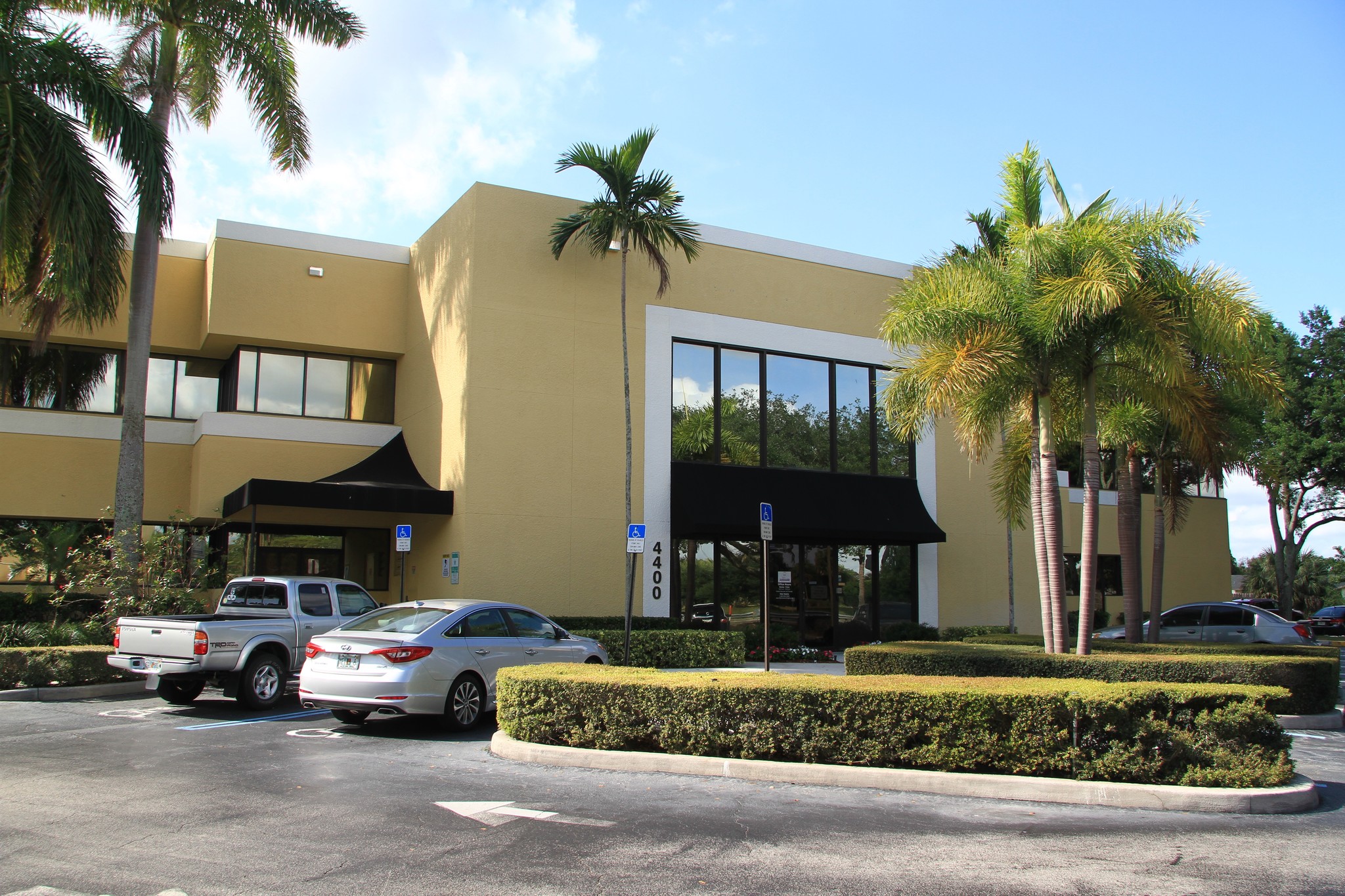 4400 N Congress Ave, West Palm Beach, FL for lease Primary Photo- Image 1 of 7