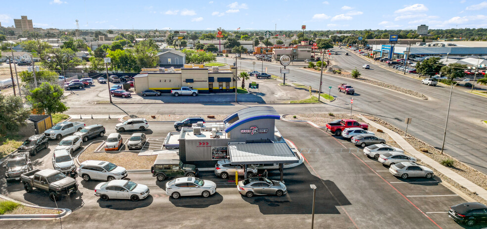 402 N Bryant Blvd, San Angelo, TX for sale - Building Photo - Image 1 of 1