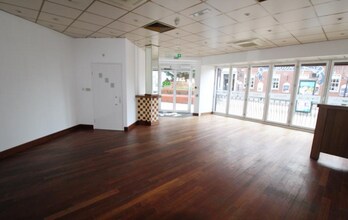 3-5 Market Pl, Hinckley for lease Interior Photo- Image 2 of 6