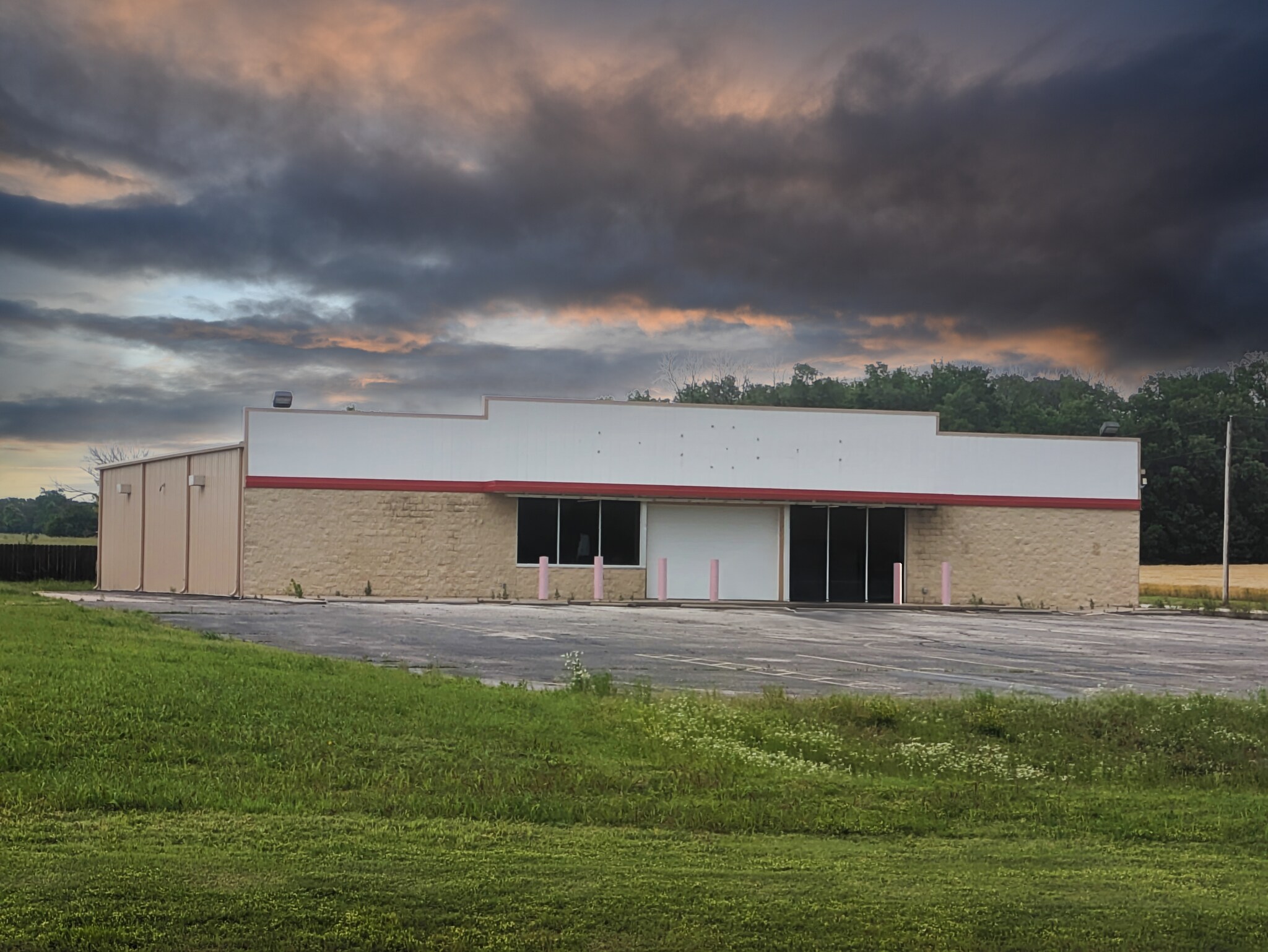 790 S Us Highway 77, Douglass, KS for sale Building Photo- Image 1 of 9