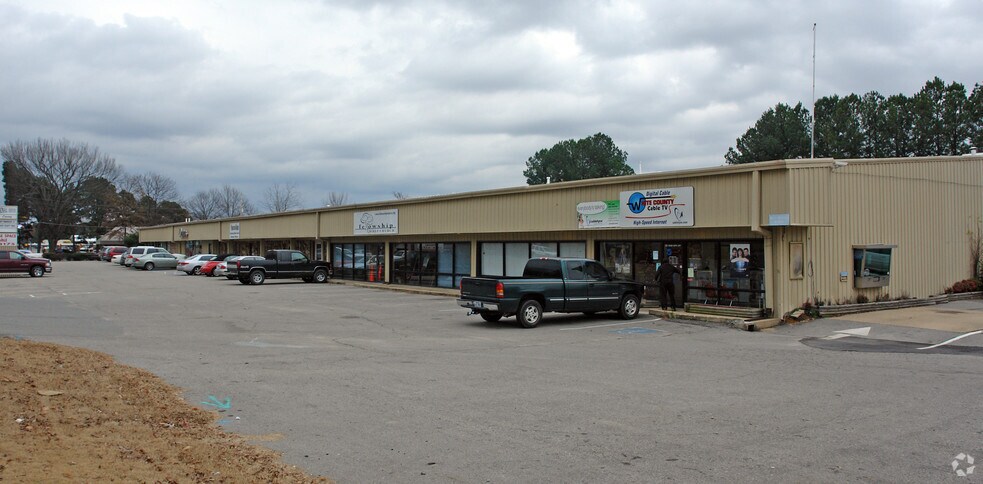 1903-1921 Beebe Capps Expy, Searcy, AR for sale - Primary Photo - Image 1 of 1