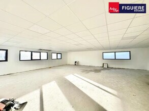 10 Rue Guy De Maupassant, Les Pennes-Mirabeau for lease Building Photo- Image 2 of 2