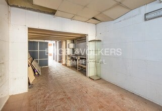 Retail in Barcelona, Barcelona for lease Interior Photo- Image 2 of 7
